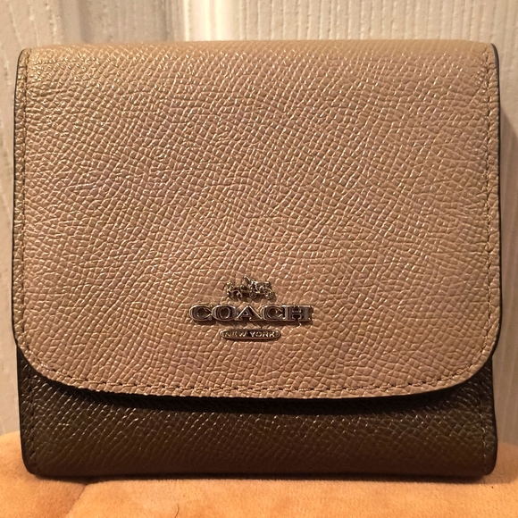 Coach Small Trifold Wallet in Colorblock - Picture 1 of 11